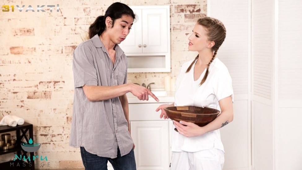 Arkadaşımın Kız Kardeşine Masaj Yaptırdım